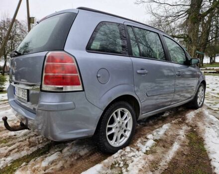 Серый Опель Зафира, объемом двигателя 1.9 л и пробегом 220 тыс. км за 3500 $, фото 2 на Automoto.ua