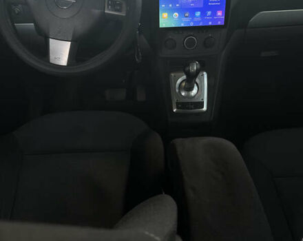 Серый Опель Зафира, объемом двигателя 1.8 л и пробегом 185 тыс. км за 5500 $, фото 5 на Automoto.ua