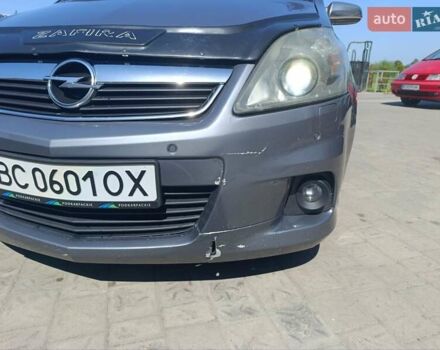 Серый Опель Зафира, объемом двигателя 1.91 л и пробегом 301 тыс. км за 5650 $, фото 4 на Automoto.ua