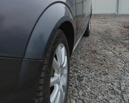 Серый Опель Зафира, объемом двигателя 1.9 л и пробегом 254 тыс. км за 5200 $, фото 3 на Automoto.ua