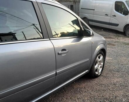 Сірий Опель Зафіра, об'ємом двигуна 1.9 л та пробігом 232 тис. км за 5200 $, фото 4 на Automoto.ua