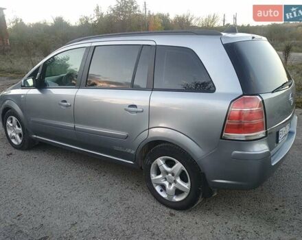 Серый Опель Зафира, объемом двигателя 1.9 л и пробегом 277 тыс. км за 5700 $, фото 1 на Automoto.ua