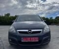 Серый Опель Зафира, объемом двигателя 1.6 л и пробегом 225 тыс. км за 5800 $, фото 1 на Automoto.ua