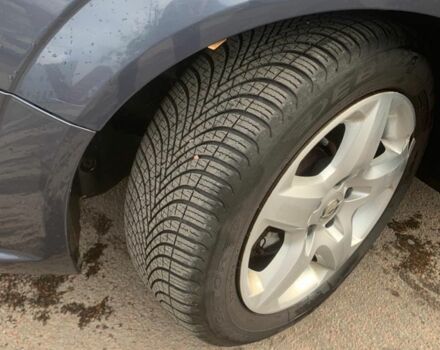 Серый Опель Зафира, объемом двигателя 1.9 л и пробегом 345 тыс. км за 2400 $, фото 2 на Automoto.ua