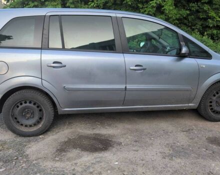 Серый Опель Зафира, объемом двигателя 1.9 л и пробегом 372 тыс. км за 2800 $, фото 3 на Automoto.ua