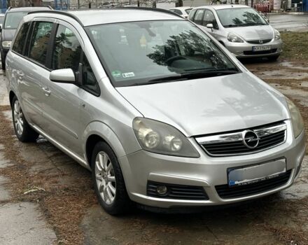 Серый Опель Зафира, объемом двигателя 1.8 л и пробегом 280 тыс. км за 3500 $, фото 2 на Automoto.ua