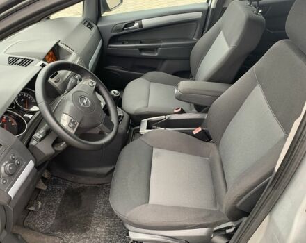 Серый Опель Зафира, объемом двигателя 1.6 л и пробегом 210 тыс. км за 5500 $, фото 15 на Automoto.ua