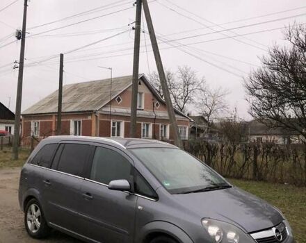 Серый Опель Зафира, объемом двигателя 1.9 л и пробегом 300 тыс. км за 4950 $, фото 19 на Automoto.ua