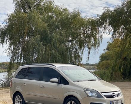 Серый Опель Зафира, объемом двигателя 1.8 л и пробегом 182 тыс. км за 6000 $, фото 1 на Automoto.ua