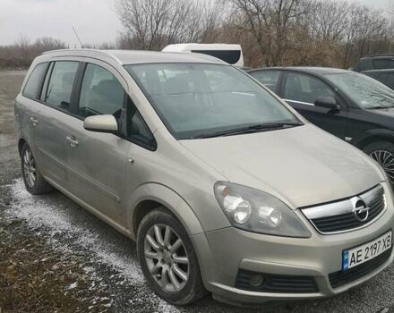 Серый Опель Зафира, объемом двигателя 2.2 л и пробегом 177 тыс. км за 7000 $, фото 6 на Automoto.ua