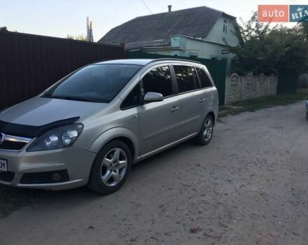 Серый Опель Зафира, объемом двигателя 1.8 л и пробегом 280 тыс. км за 4999 $, фото 1 на Automoto.ua