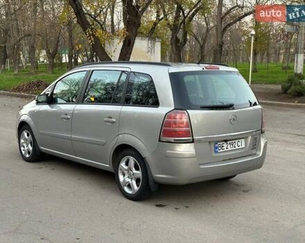 Серый Опель Зафира, объемом двигателя 1.8 л и пробегом 327 тыс. км за 4100 $, фото 2 на Automoto.ua