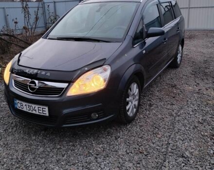 Серый Опель Зафира, объемом двигателя 1.9 л и пробегом 254 тыс. км за 5200 $, фото 2 на Automoto.ua