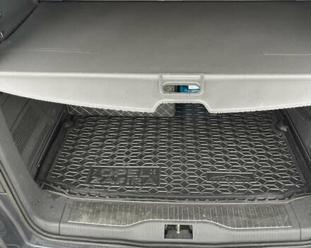 Серый Опель Зафира, объемом двигателя 2.2 л и пробегом 215 тыс. км за 8200 $, фото 22 на Automoto.ua