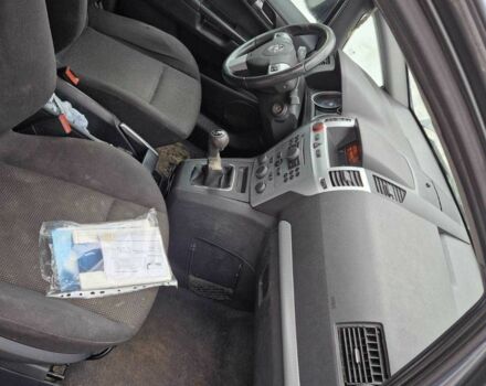 Серый Опель Зафира, объемом двигателя 1.9 л и пробегом 220 тыс. км за 3500 $, фото 3 на Automoto.ua