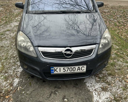 Серый Опель Зафира, объемом двигателя 2.2 л и пробегом 215 тыс. км за 8200 $, фото 1 на Automoto.ua