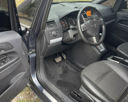 Серый Опель Зафира, объемом двигателя 2.2 л и пробегом 215 тыс. км за 8200 $, фото 30 на Automoto.ua