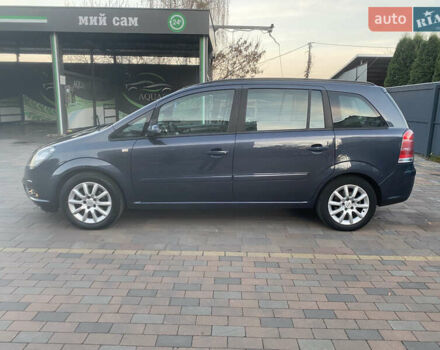 Серый Опель Зафира, объемом двигателя 1.8 л и пробегом 217 тыс. км за 5600 $, фото 2 на Automoto.ua