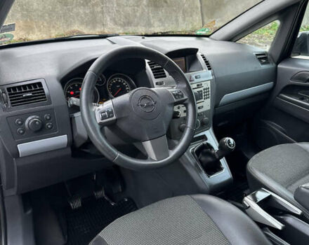 Серый Опель Зафира, объемом двигателя 1.8 л и пробегом 197 тыс. км за 5999 $, фото 23 на Automoto.ua