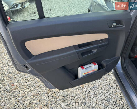 Серый Опель Зафира, объемом двигателя 2.2 л и пробегом 285 тыс. км за 4200 $, фото 17 на Automoto.ua