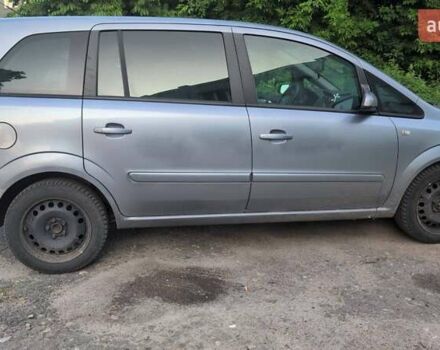 Серый Опель Зафира, объемом двигателя 1.9 л и пробегом 372 тыс. км за 2800 $, фото 3 на Automoto.ua