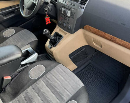 Серый Опель Зафира, объемом двигателя 2.2 л и пробегом 285 тыс. км за 4200 $, фото 22 на Automoto.ua