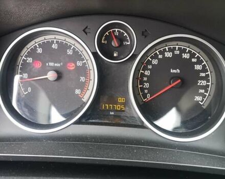 Серый Опель Зафира, объемом двигателя 2.2 л и пробегом 177 тыс. км за 7000 $, фото 4 на Automoto.ua