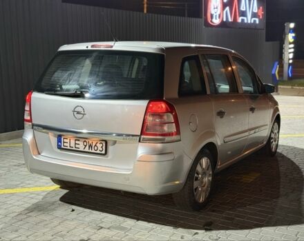 Серый Опель Зафира, объемом двигателя 1.9 л и пробегом 282 тыс. км за 3000 $, фото 2 на Automoto.ua