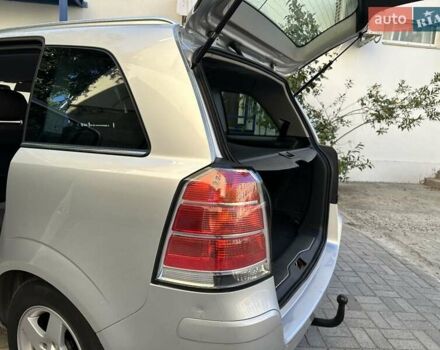 Сірий Опель Зафіра, об'ємом двигуна 1.8 л та пробігом 256 тис. км за 5750 $, фото 4 на Automoto.ua