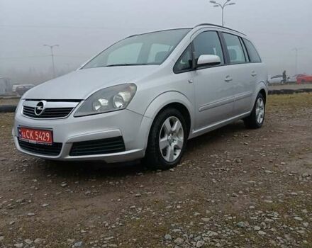 Серый Опель Зафира, объемом двигателя 1.9 л и пробегом 240 тыс. км за 5950 $, фото 3 на Automoto.ua