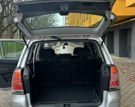 Серый Опель Зафира, объемом двигателя 1.8 л и пробегом 255 тыс. км за 5199 $, фото 40 на Automoto.ua