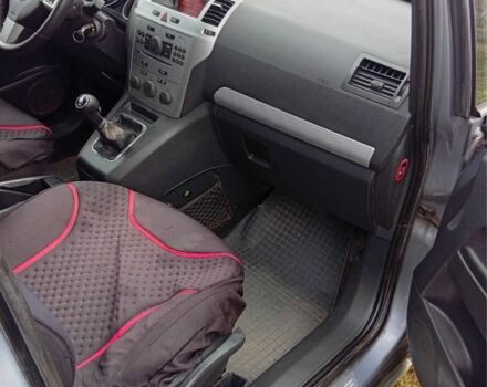 Серый Опель Зафира, объемом двигателя 1.9 л и пробегом 340 тыс. км за 2299 $, фото 6 на Automoto.ua