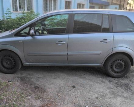 Серый Опель Зафира, объемом двигателя 1.9 л и пробегом 372 тыс. км за 2800 $, фото 2 на Automoto.ua