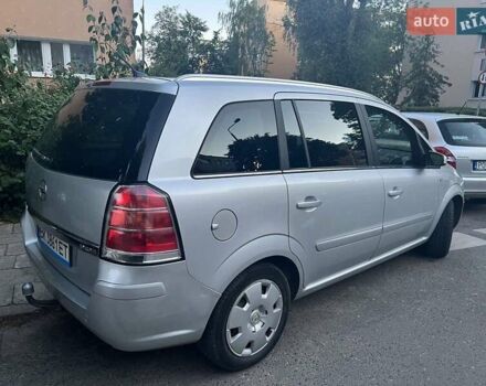 Серый Опель Зафира, объемом двигателя 1.9 л и пробегом 270 тыс. км за 6000 $, фото 2 на Automoto.ua