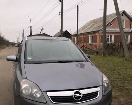 Серый Опель Зафира, объемом двигателя 1.9 л и пробегом 300 тыс. км за 4950 $, фото 11 на Automoto.ua