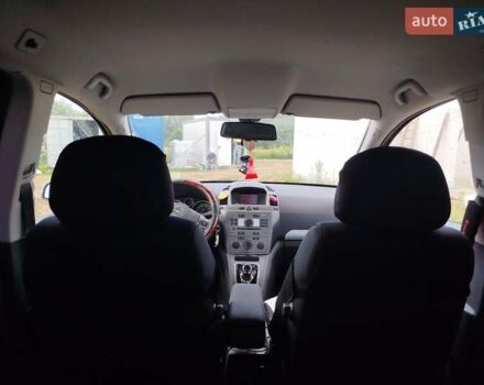 Серый Опель Зафира, объемом двигателя 1.6 л и пробегом 203 тыс. км за 4650 $, фото 1 на Automoto.ua