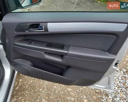 Серый Опель Зафира, объемом двигателя 1.8 л и пробегом 188 тыс. км за 6350 $, фото 36 на Automoto.ua