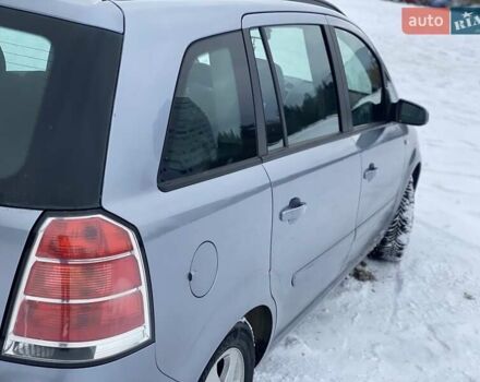 Серый Опель Зафира, объемом двигателя 1.8 л и пробегом 243 тыс. км за 5900 $, фото 9 на Automoto.ua