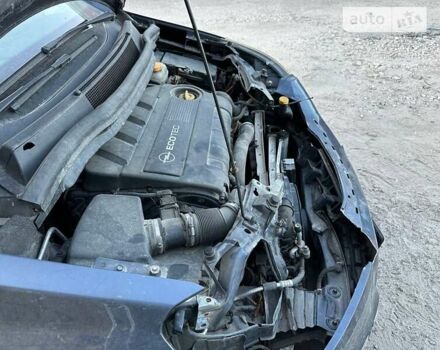 Серый Опель Зафира, объемом двигателя 1.9 л и пробегом 180 тыс. км за 3450 $, фото 9 на Automoto.ua