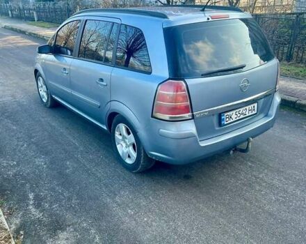 Серый Опель Зафира, объемом двигателя 1.6 л и пробегом 300 тыс. км за 5200 $, фото 4 на Automoto.ua