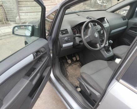 Серый Опель Зафира, объемом двигателя 1.6 л и пробегом 260 тыс. км за 4400 $, фото 7 на Automoto.ua