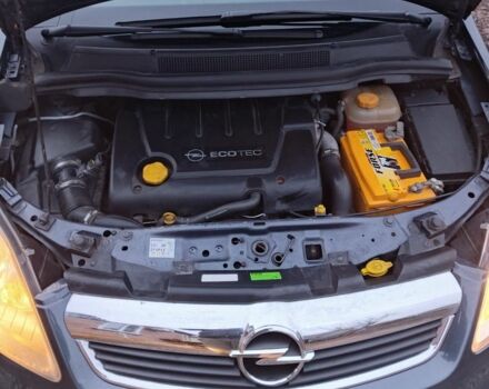 Серый Опель Зафира, объемом двигателя 1.9 л и пробегом 254 тыс. км за 5200 $, фото 4 на Automoto.ua