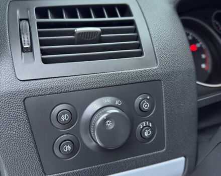 Сірий Опель Зафіра, об'ємом двигуна 1.6 л та пробігом 237 тис. км за 6000 $, фото 62 на Automoto.ua