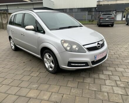 Серый Опель Зафира, объемом двигателя 1.6 л и пробегом 210 тыс. км за 5500 $, фото 2 на Automoto.ua