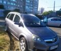 Серый Опель Зафира, объемом двигателя 1.6 л и пробегом 211 тыс. км за 5000 $, фото 1 на Automoto.ua