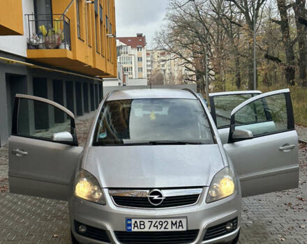 Серый Опель Зафира, объемом двигателя 1.8 л и пробегом 255 тыс. км за 5199 $, фото 38 на Automoto.ua