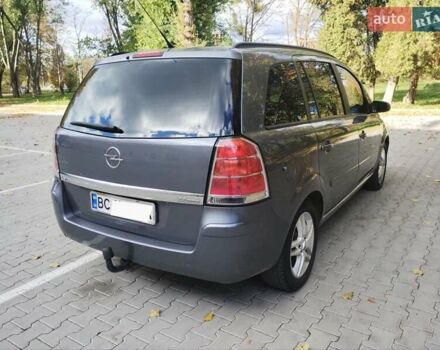 Серый Опель Зафира, объемом двигателя 2.2 л и пробегом 280 тыс. км за 4999 $, фото 2 на Automoto.ua