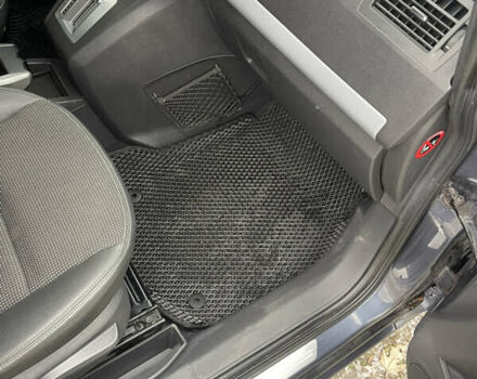 Серый Опель Зафира, объемом двигателя 2.2 л и пробегом 215 тыс. км за 8200 $, фото 41 на Automoto.ua