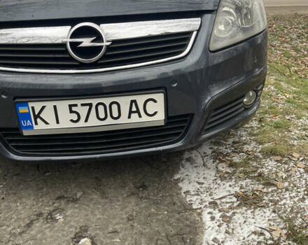 Серый Опель Зафира, объемом двигателя 2.2 л и пробегом 215 тыс. км за 8200 $, фото 3 на Automoto.ua