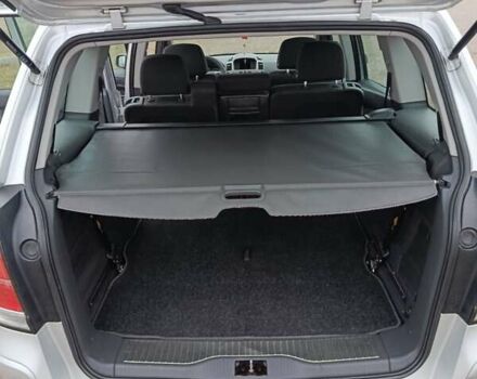 Серый Опель Зафира, объемом двигателя 1.9 л и пробегом 240 тыс. км за 5950 $, фото 13 на Automoto.ua